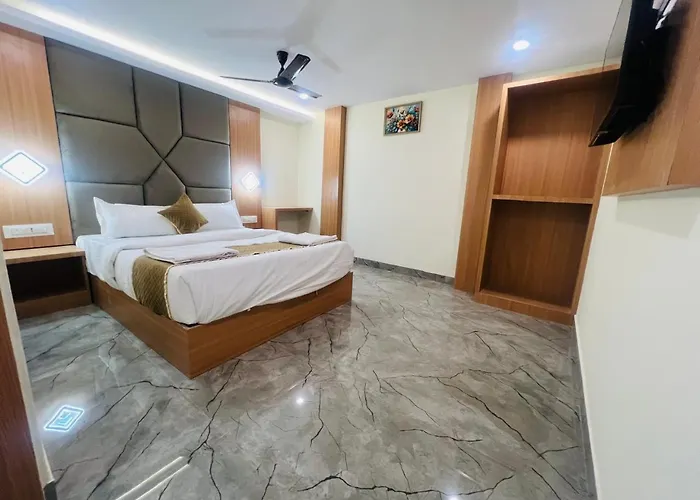 Hotel Crystal Goregaon West, Mumbai