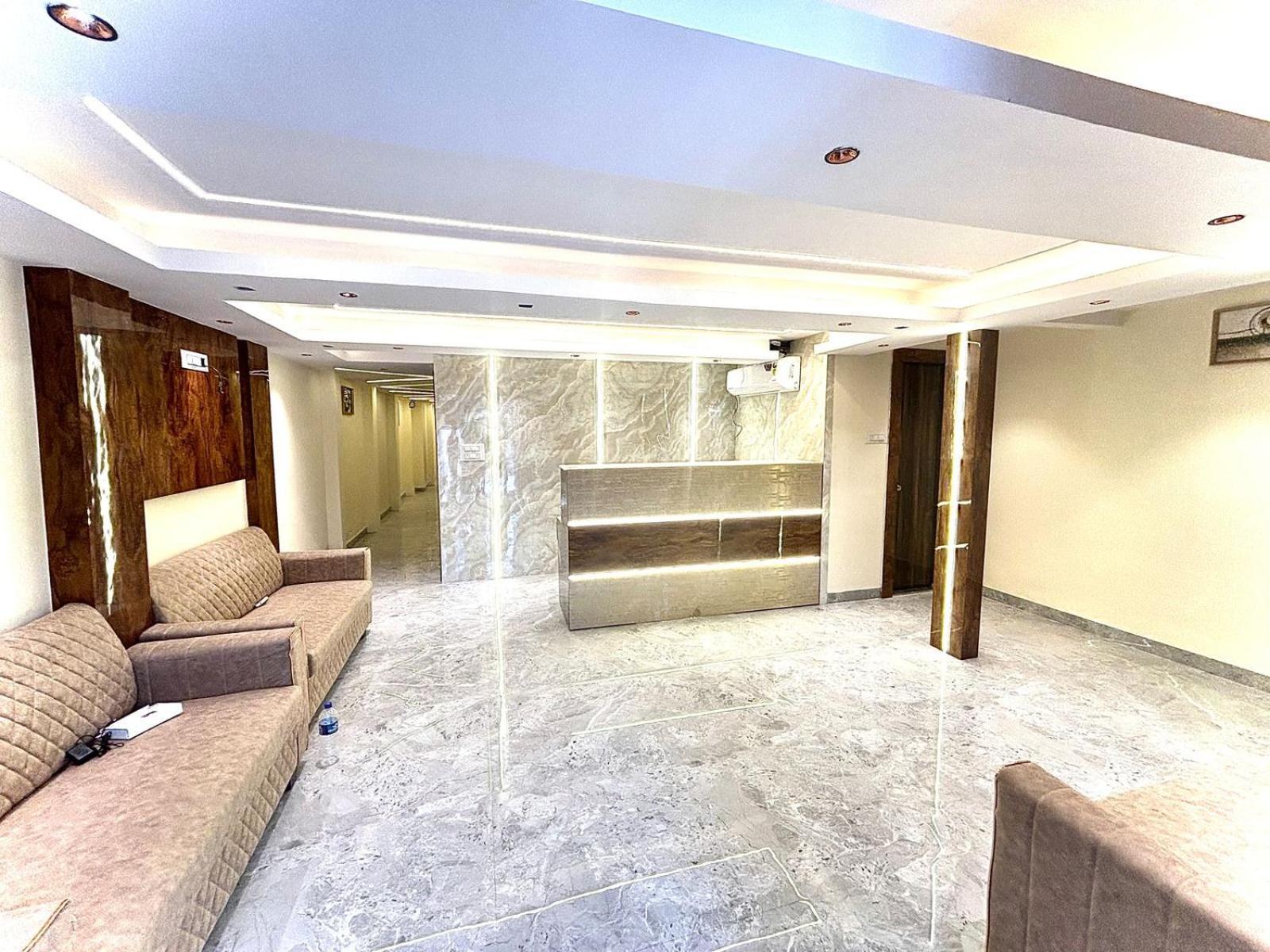 Crystal Goregaon West 4* Bombay