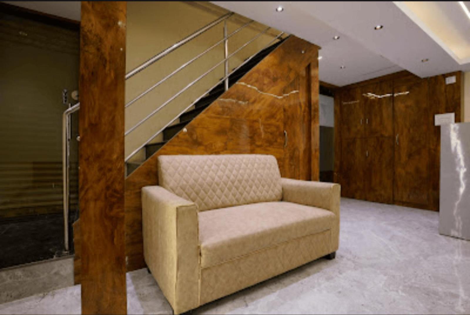 Crystal Goregaon West 4*